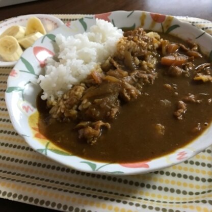 今日はビーフカレーよ♡一昨日カレーしたんだけど、ルーも変えてもう一度♡次男春休みでお昼がいるし、ネタ尽きるわ(๑˃̵ᴗ˂̵)ご馳走様でしたぁ♡